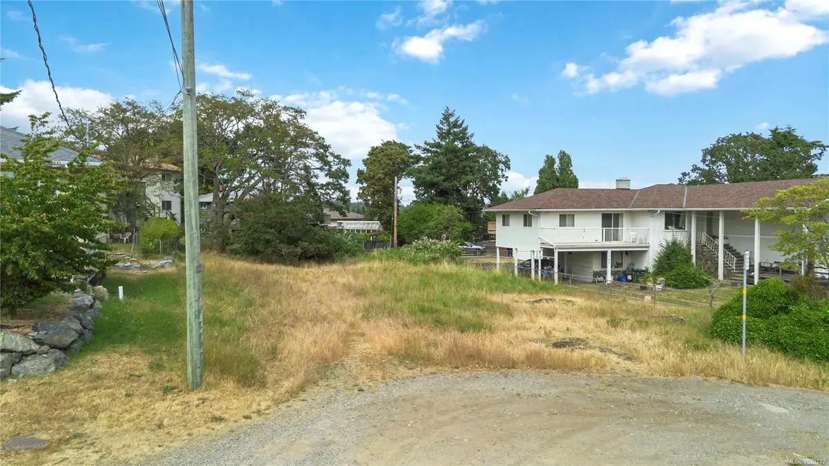 Victoria, BC V8T 2J3,1360 Vista Hts