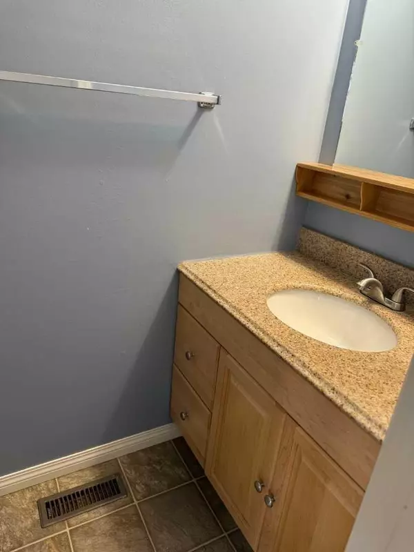 High Level, AB T0H 1Z0,10303 105 ST W