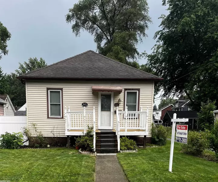 44 Lawndale ST, Mount Clemens, MI 48043