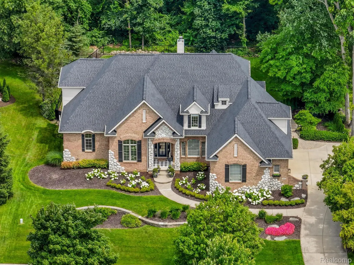 6956 OAKHURST RIDGE RD, Independence Twp, MI 48348