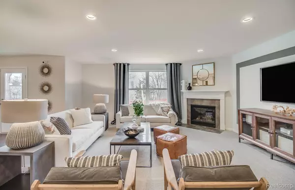 Dexter, MI 48130,9013 REDWOOD TRL