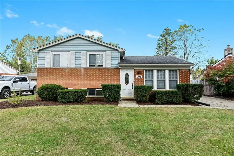 206 Harvard AVE, South Lyon, MI 48178