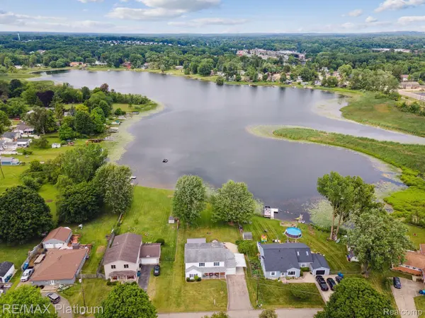 Holly, MI 48442,132 BEVINS ST