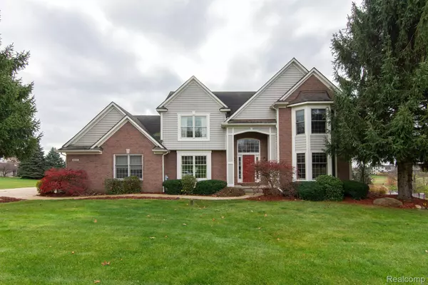 8714 GLEN HAVEN DR,  Howell,  MI 48843