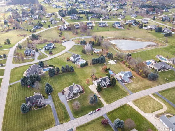 Howell, MI 48843,8714 GLEN HAVEN DR