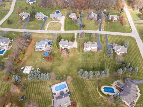 Howell, MI 48843,8714 GLEN HAVEN DR