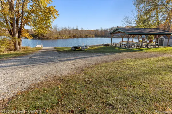 South Lyon, MI 48178,11655 Shorecrest CT