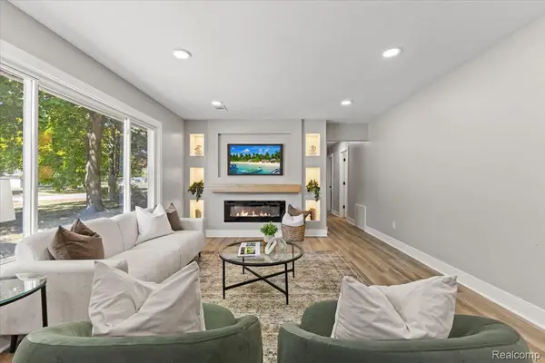 Clarkston, MI 48346,5698 Everest DR