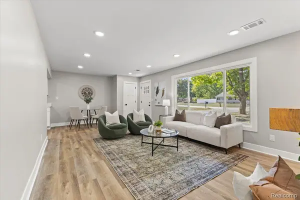 Clarkston, MI 48346,5698 Everest DR