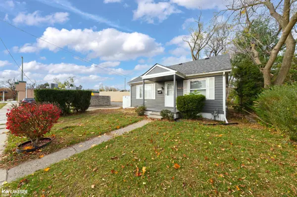 Redford, MI 48240,17125 Five Points ST