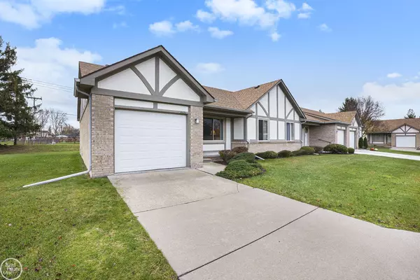 Clinton Township, MI 48038,15854 S Magnolia DR