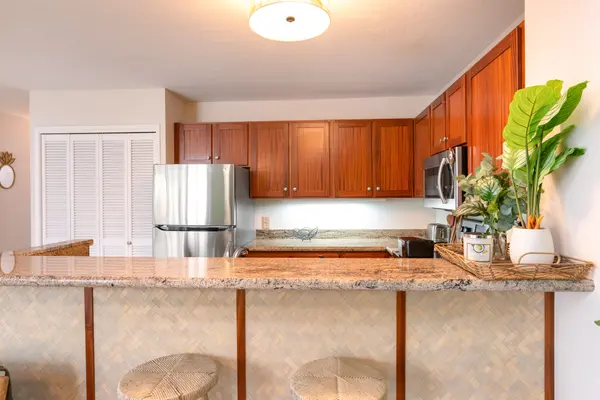 75-6016 ALII DR #201, Kailua-kona, HI 96740