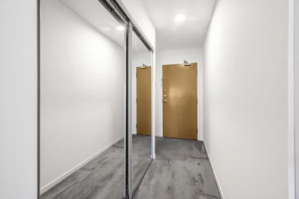 Toronto C01, ON M5S 3A6,1001 Bay ST #716