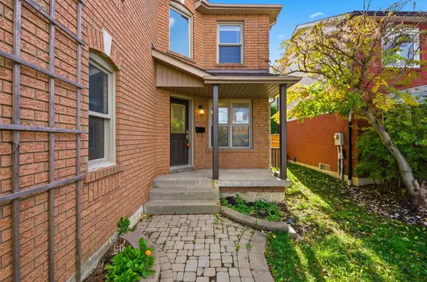 Whitby, ON L1R 2A1,49 Rolling Acres DR