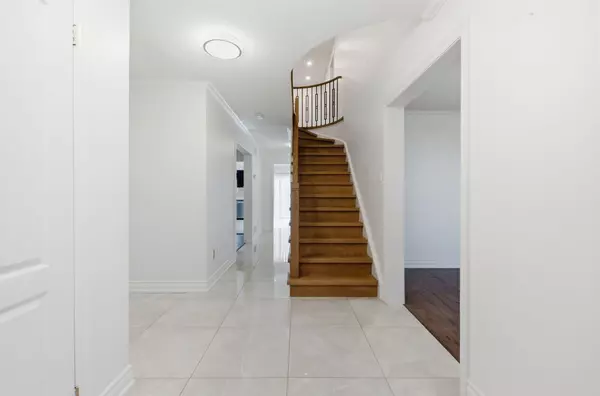 Whitby, ON L1R 2A1,49 Rolling Acres DR