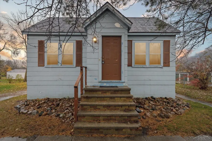 930 E Pine ST, Sebewaing, MI 48759