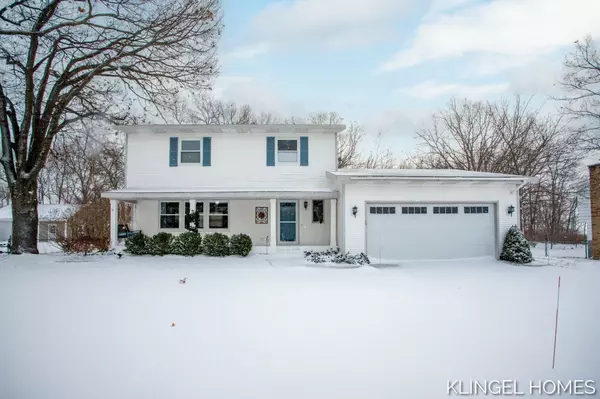 420 S Lake AVE, Spring Lake, MI 49456