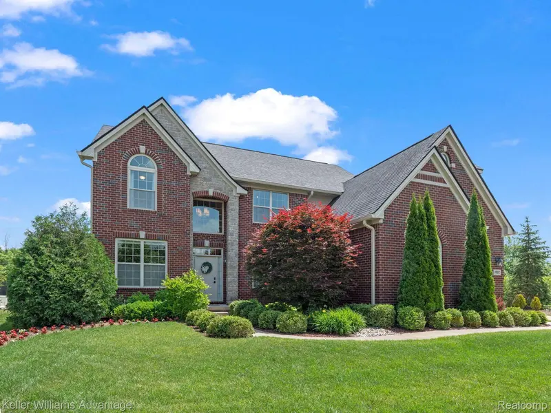 1002 Carriage Trace BLVD, South Lyon, MI 48178