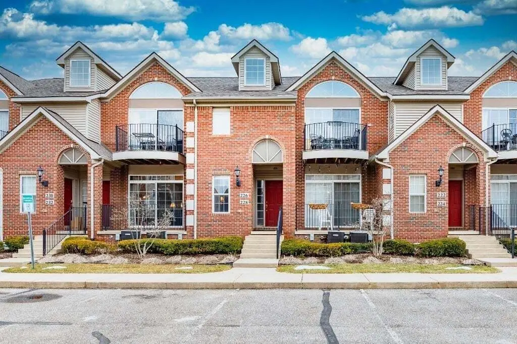 228 W Oakbrook DR, Ann Arbor, MI 48103
