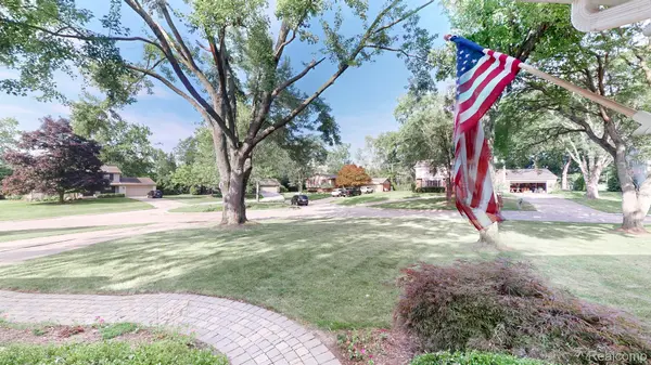 Beverly Hills, MI 48025,31112 Chelton DR