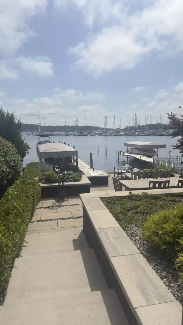 Douglas, MI 49406,357 Ferry ST