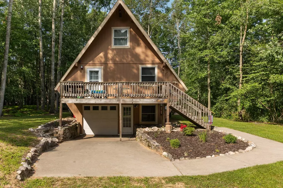 11662 13th ST, Canadian Lakes, MI 49346