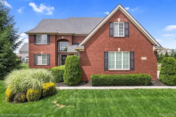 South Lyon, MI 48178,24353 BROMPTON WAY