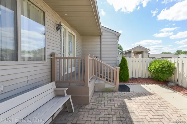 South Lyon, MI 48178,62340 Arlington Circle #2