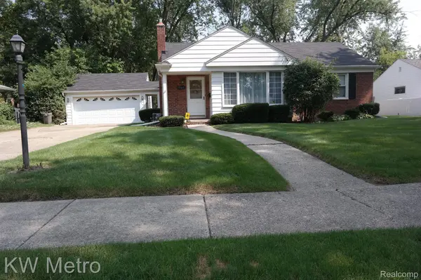 Beverly Hills, MI 48025,17160 BIRWOOD AVE