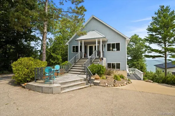 913 S US 23, Harrisville, MI 48740