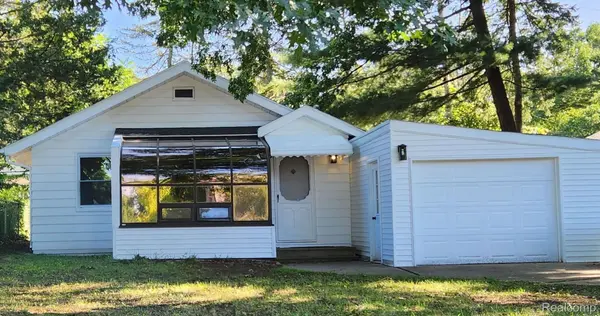 8501 COLGATE ST, Oak Park, MI 48237