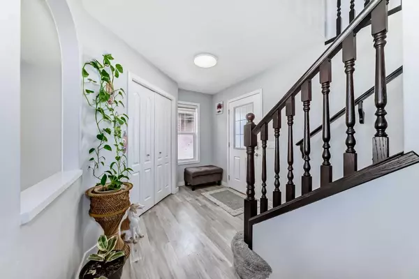 Chestermere, AB T1X 0B5,172 SPRINGMERE GRV