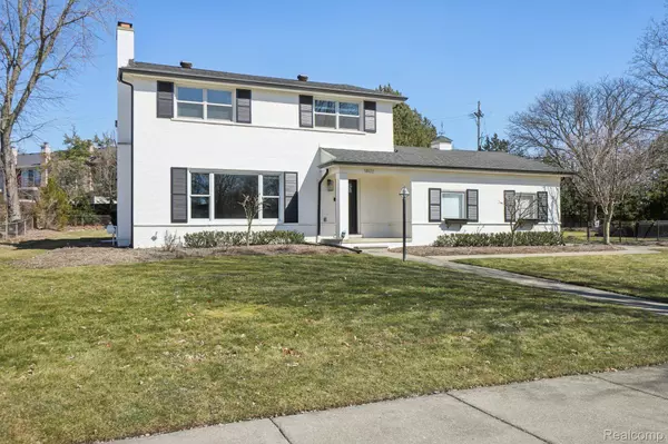 Beverly Hills, MI 48025,18122 RIVERSIDE DR