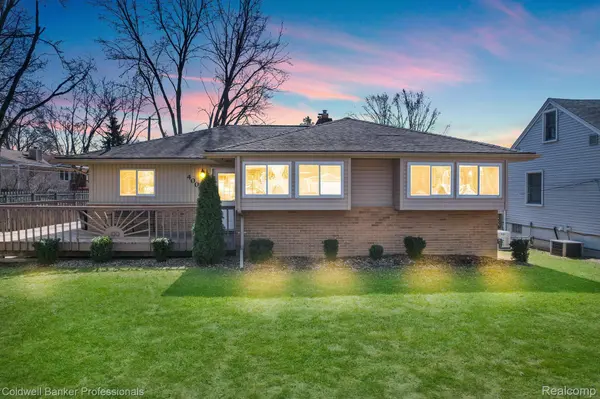 400  RED OAK LANE LN, Rochester Hills, MI 48307