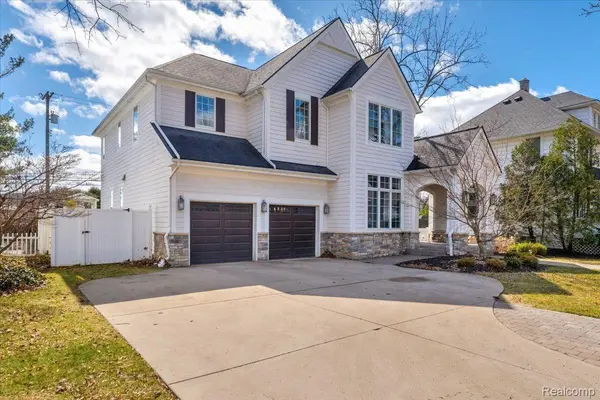 Birmingham, MI 48009,868 HAZEL ST