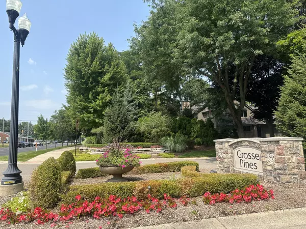 Rochester Hills, MI 48309,1983 Chalmers DR W