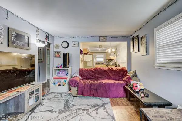 Livonia, MI 48150,11864 Camden ST