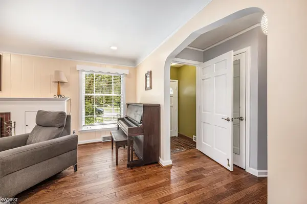 Southfield, MI 48075,17338 Roxbury AVE