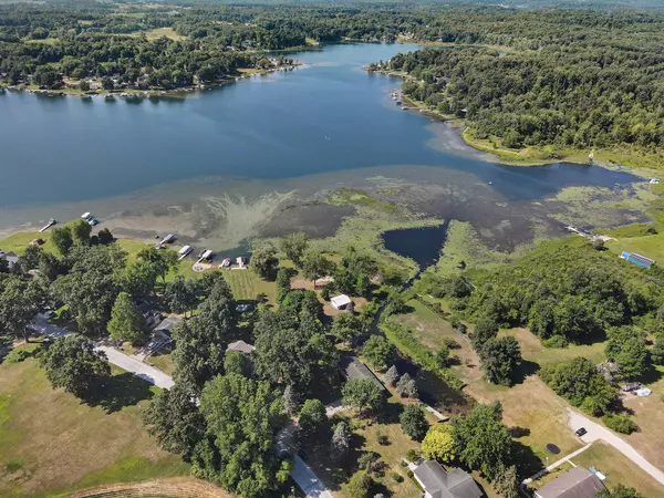 Three Rivers, MI 49093,57436 Gearharts Landing RD