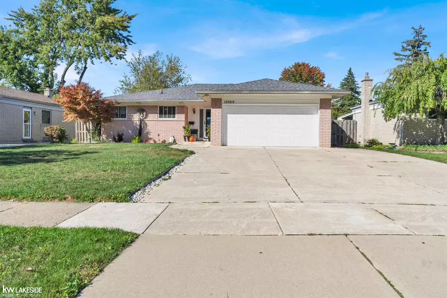 13069 Plumbrook RD, Sterling Heights, MI 48312