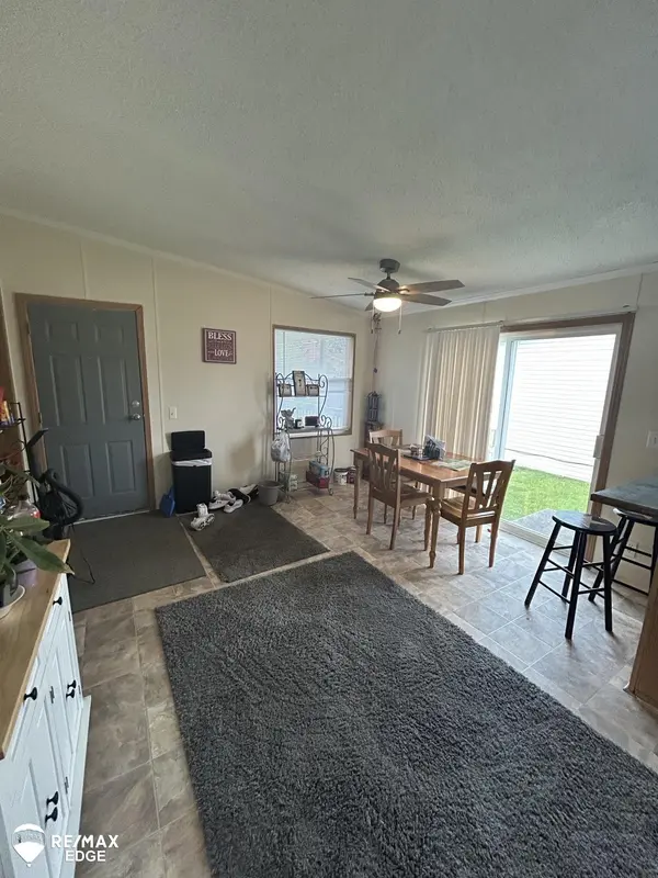 Flint, MI 48506,475 White Willow DR