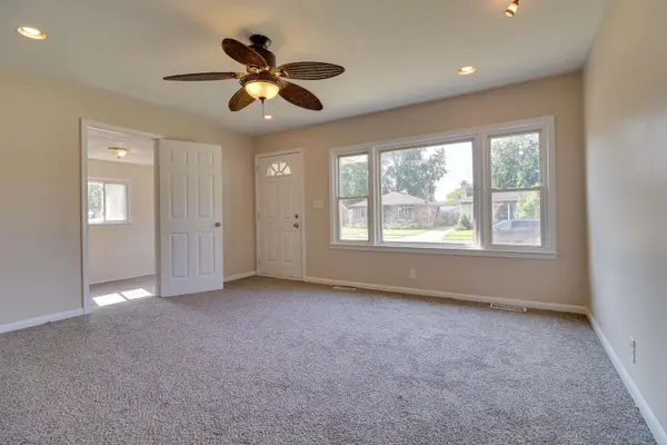 Saint Clair Shores, MI 48082,22621 Garfield ST