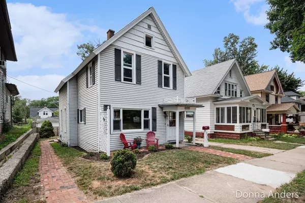 1025 Tamarack AVE NW, Grand Rapids, MI 49504