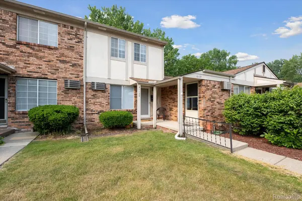 61125 Heritage BLVD, South Lyon, MI 48178