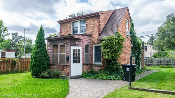 Redford, MI 48240,19445 FIVE POINTS ST