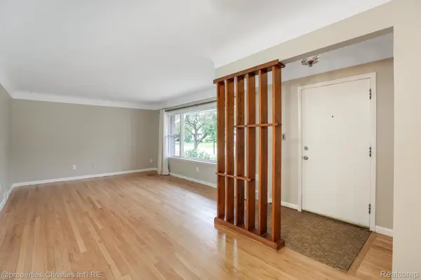 Livonia, MI 48150,9040 Hanlon ST