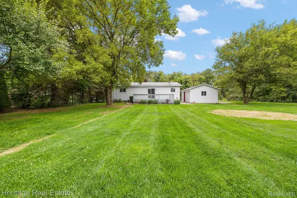 Columbiaville, MI 48421,757 W BARNES LAKE RD