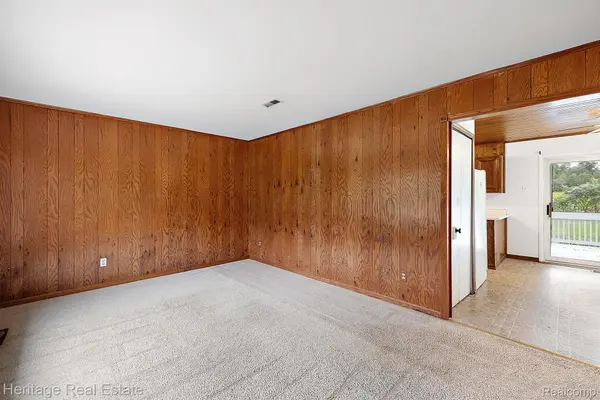 Columbiaville, MI 48421,757 W BARNES LAKE RD