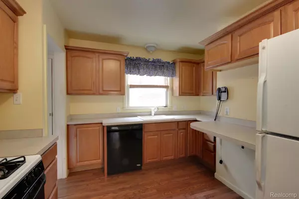 Harper Woods, MI 48225,21175 KENMORE AVE