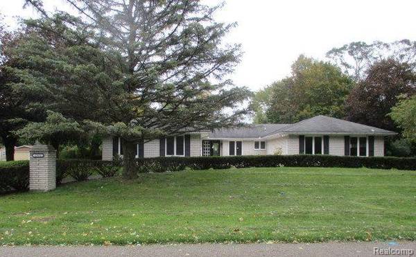 29932 WOODHAVEN LN,  Southfield,  MI 48076